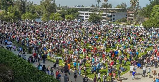 In Pasadena, eclipse watchers swarm Caltech, Kidspace Museum to get a pair  of glasses – Pasadena Star News