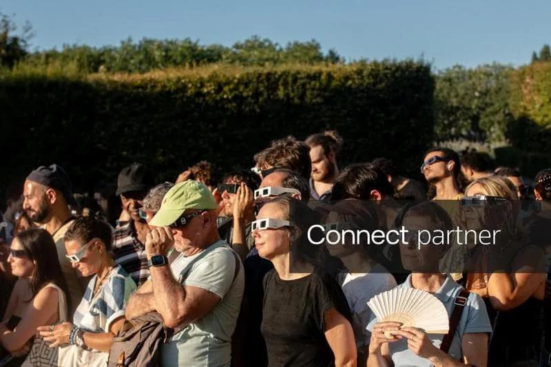 Licensable picture: FRANCE-PARIS-SOLAR ECLIPSE-CROWD | Reuters Connect