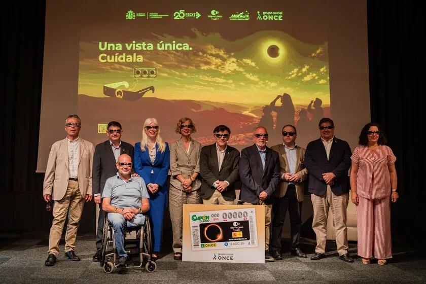 La ONCE y el Ministerio de Ciencia regalan 2 millones de gafas para el eclipse solar: así puedes conseguirlas