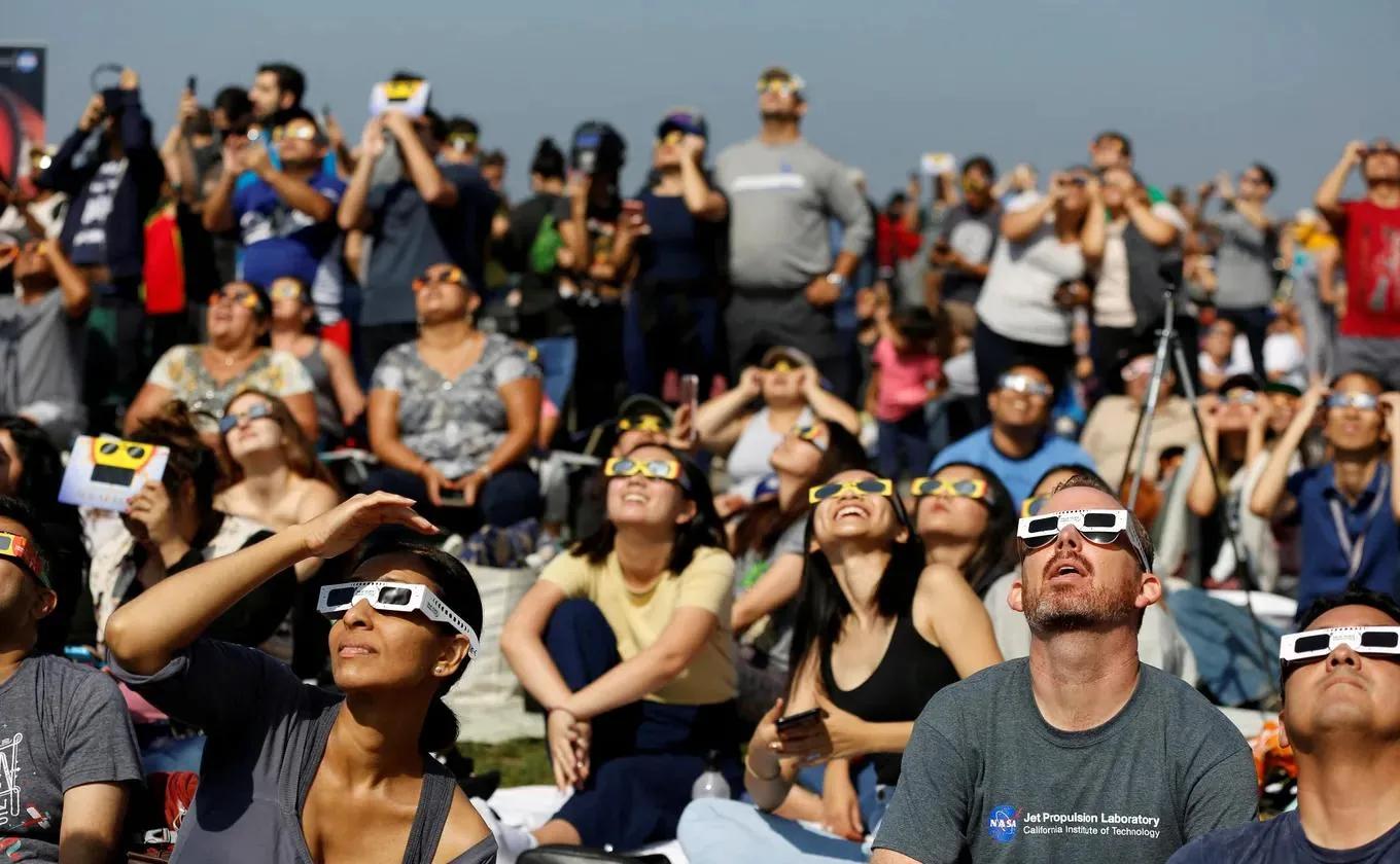 Bandes d'ombre d'une éclipse solaire : explication claire | Helioclipse