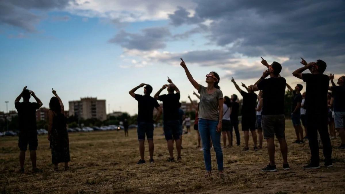 The total eclipse demands to concentrate 6,000 people in an open field of Reus