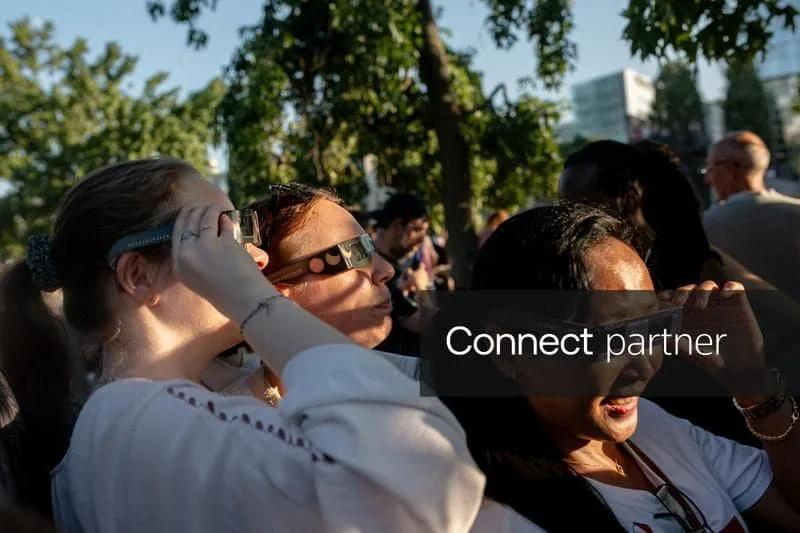 Licensable picture: FRANCE-PARIS-SOLAR ECLIPSE-CROWD | Reuters Connect
