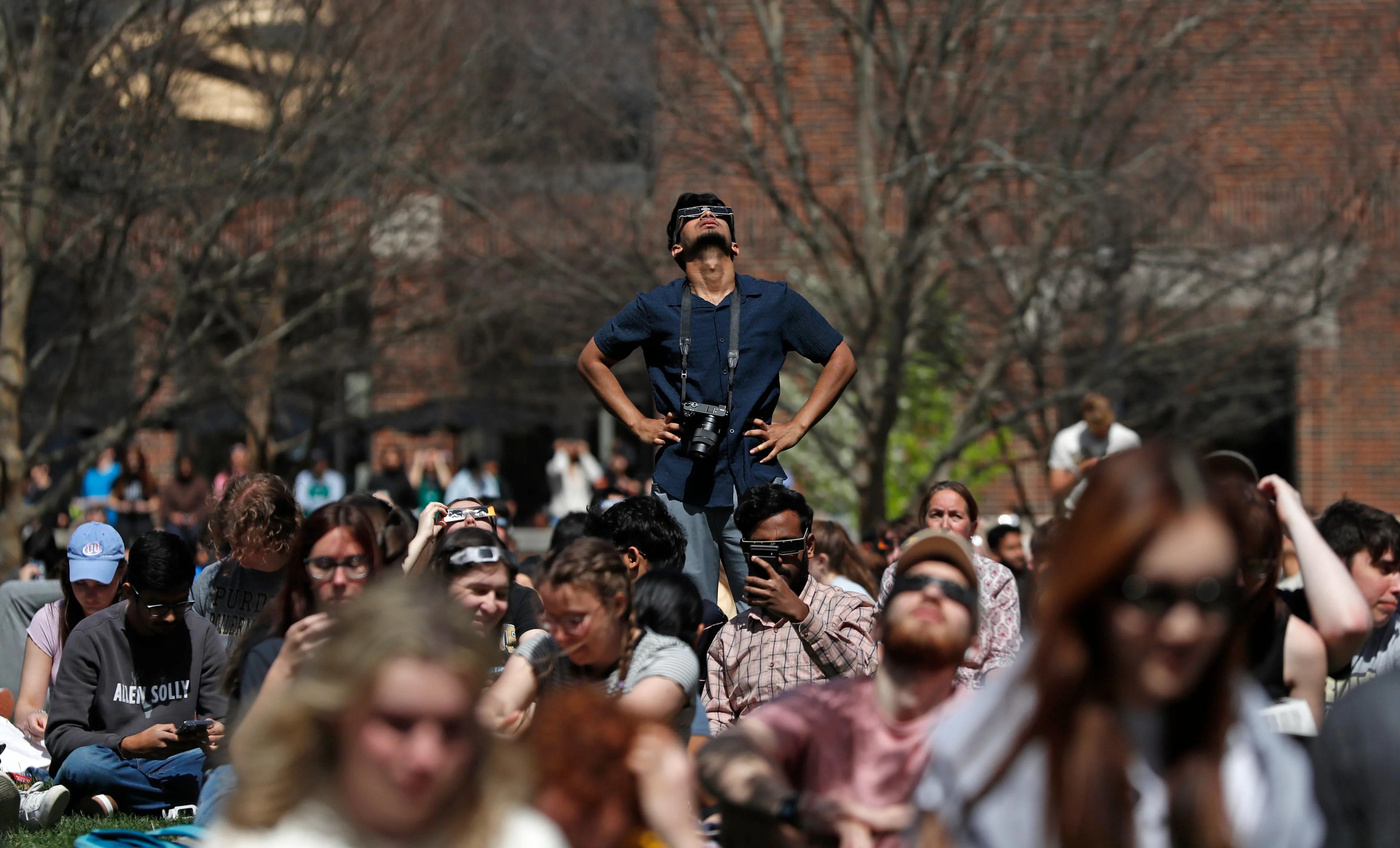 Crowd gathers at Purdue to watch solar eclipse