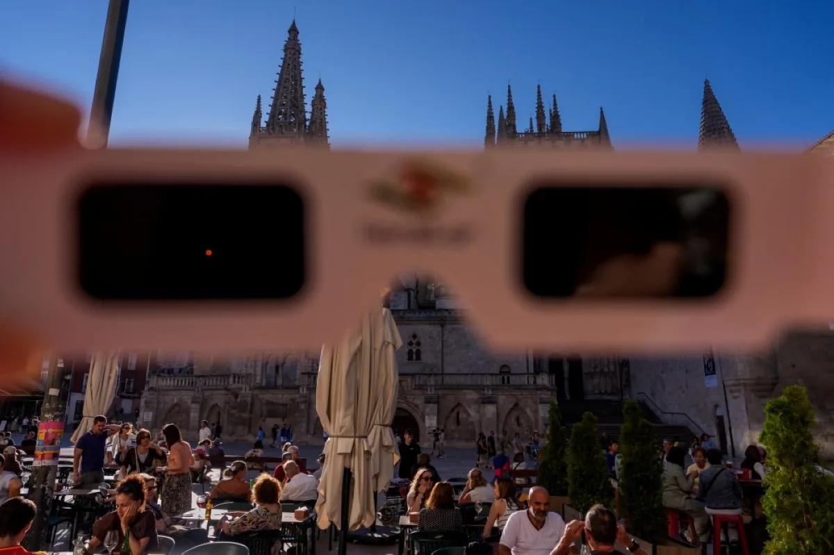 Unique event': Solar eclipse fever fills empty Spain | Kuwait Times  Newspaper