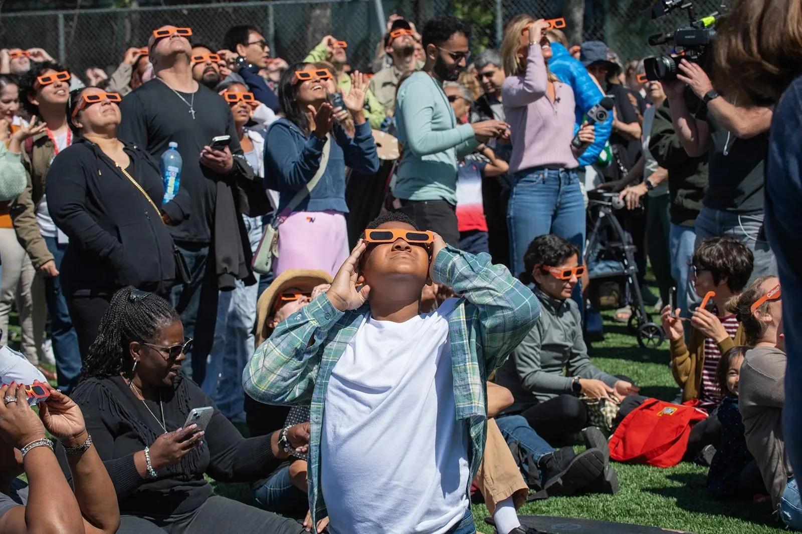 Observación pública del eclipse: qué llevar y cuándo llegar | Helioclipse