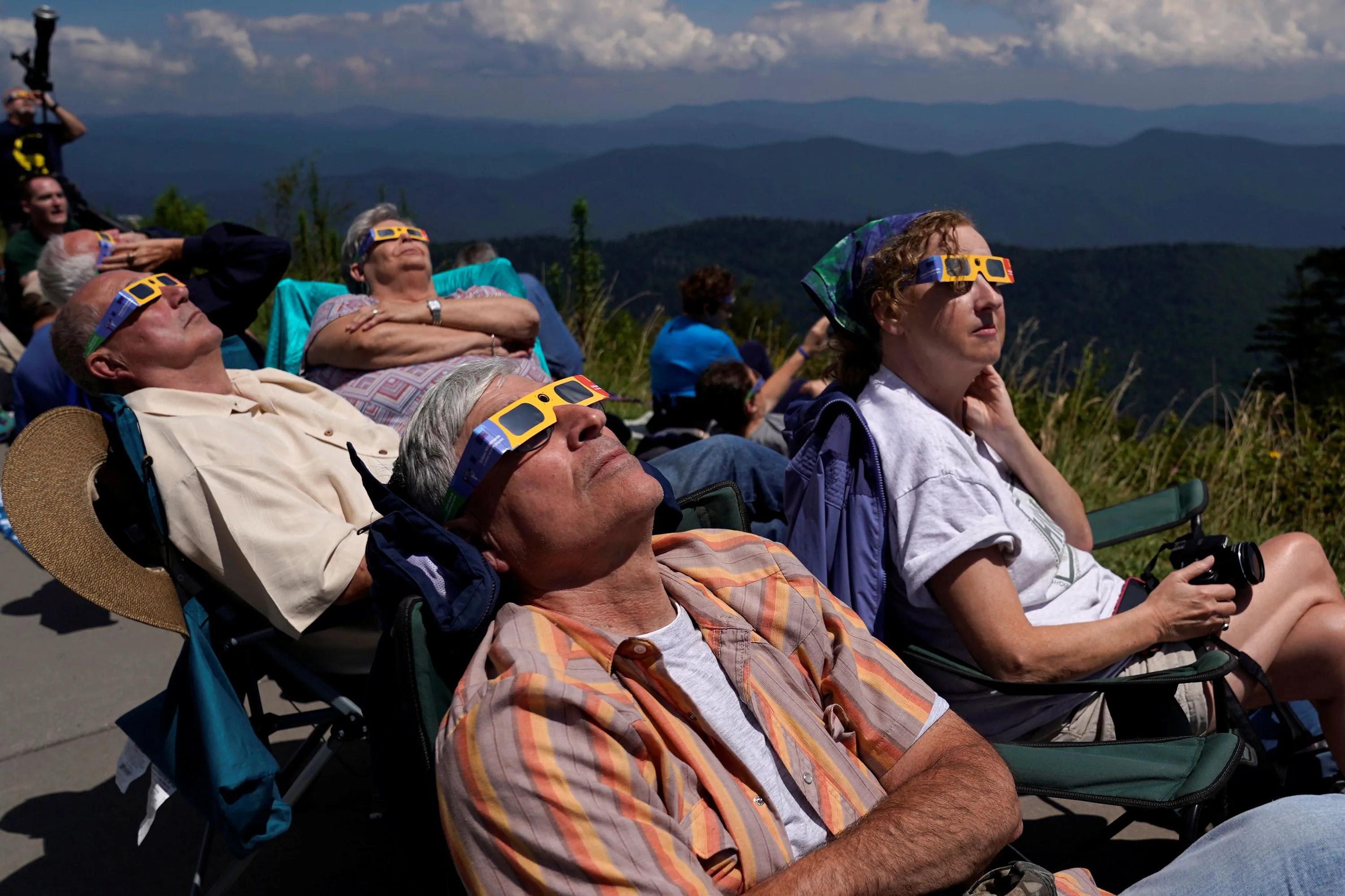 Eclipse viewing glasses: How to protect your eyes during the ...