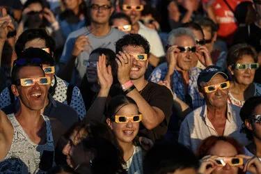 ESA - Presenting the 2026 European solar eclipse to a crowd in León