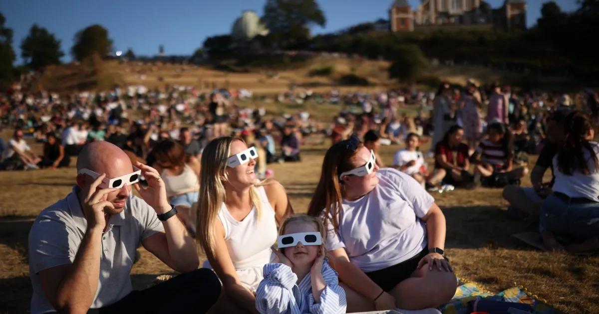 Solar eclipse 2026 live: Crowds watch historic event in their millions | News Tech | Metro News