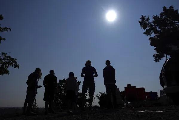 Find an April 8 total solar eclipse watch party near you | AP News