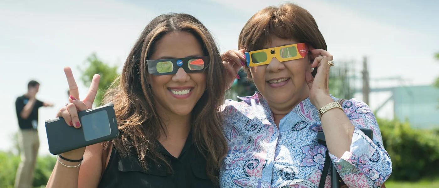 Liberty Science Center :: Why solar viewing glasses are so important during  The Great Eclipse
