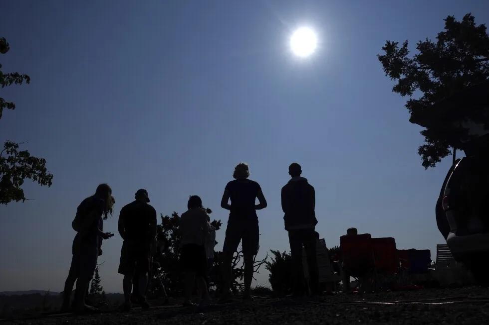 Find an April 8 total solar eclipse watch party near you | AP News