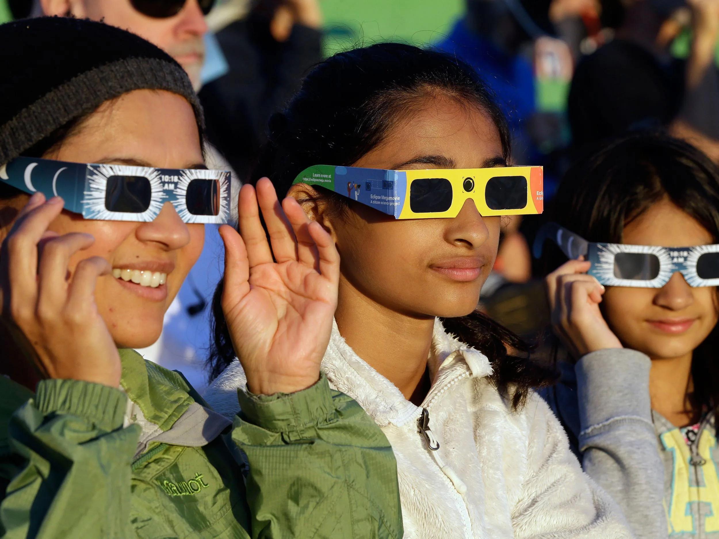 Voyage international pour une éclipse : documents et timing | Helioclipse