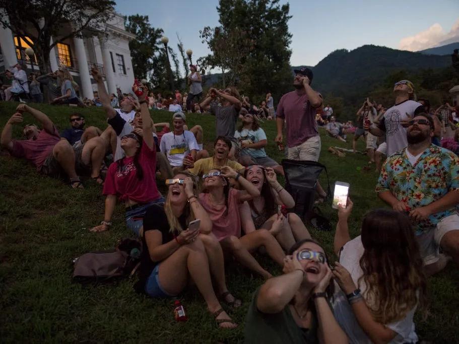 How to View the 2024 Solar Eclipse - Best Viewing Experience