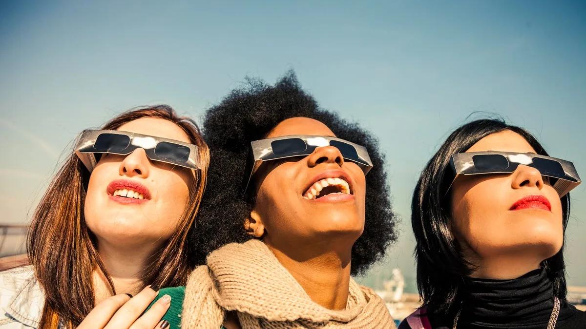 Solar Eclipse Eye Safety: How to Protect Your Eyes When Viewing ...