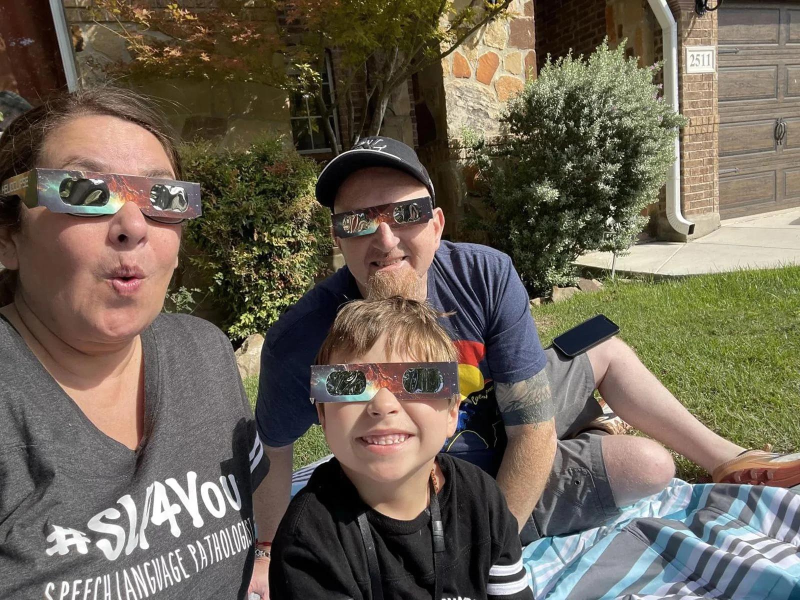 Viewing a Solar Eclipse With Kids: Safe, Calm Family Guide | Helioclipse