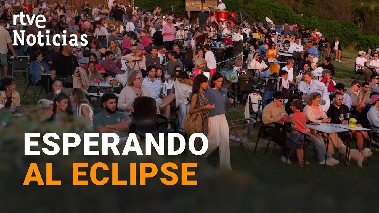 Miles de turistas llegan a España para vivir el eclipse total de Sol | RTVE  Noticias