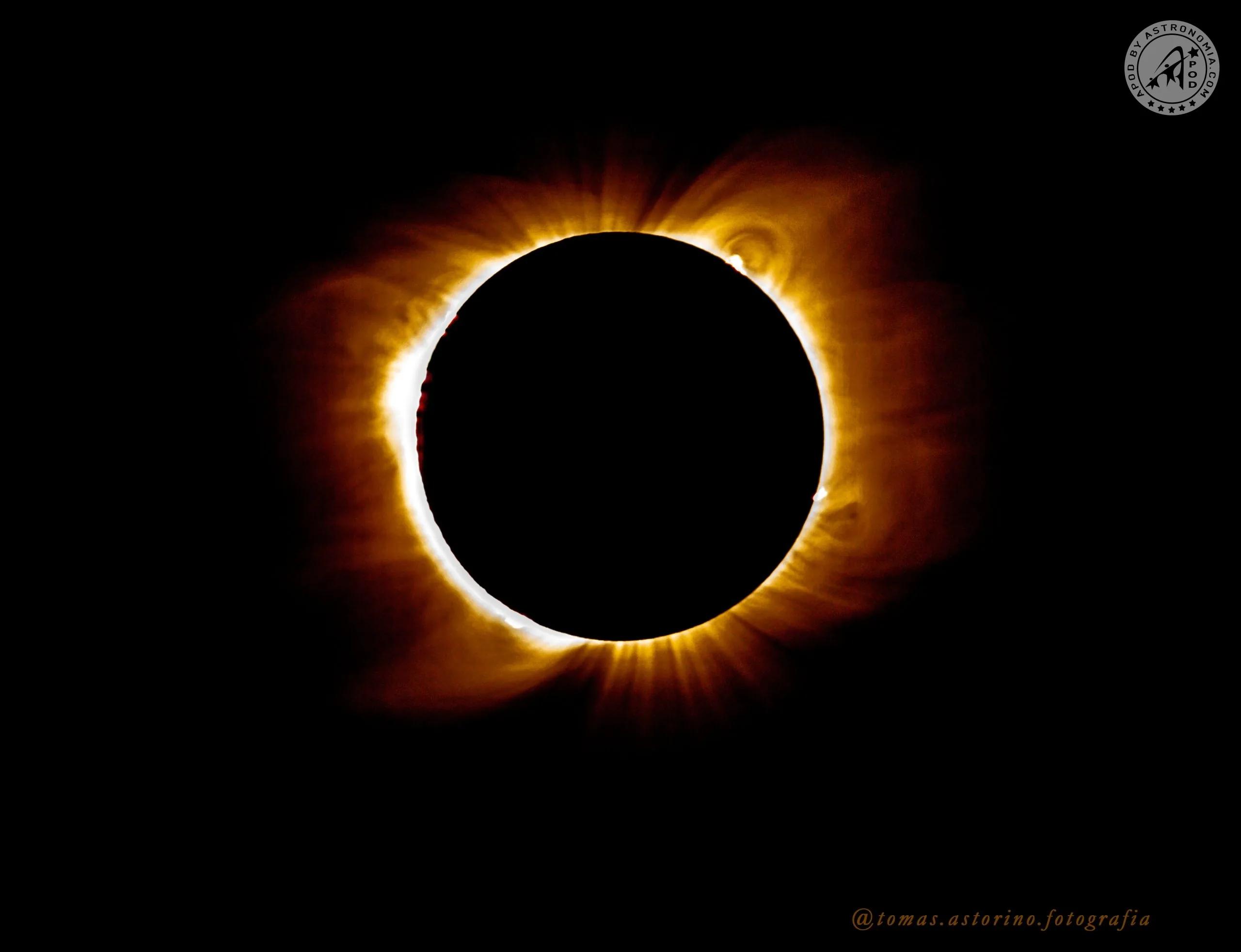 Grani, Corona e Prominenze - APOD by Astronomia.com