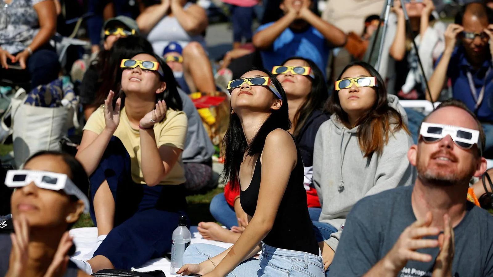 Solar eclipse experiment