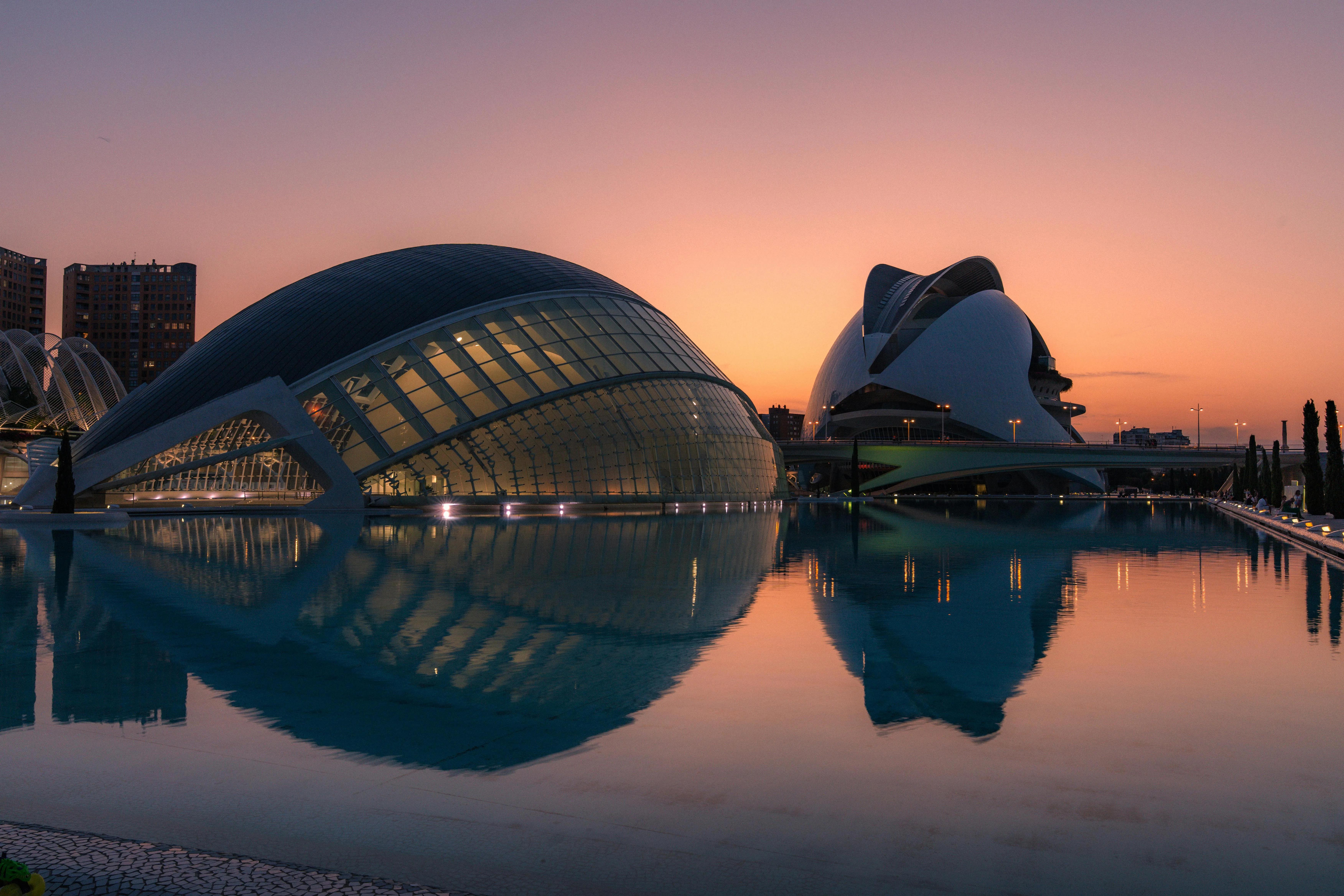 Valencia's City of Arts and Sciences at Sunset · Free Stock Photo