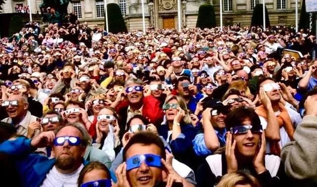 1999) The last total solar eclipse visible in France. See ...