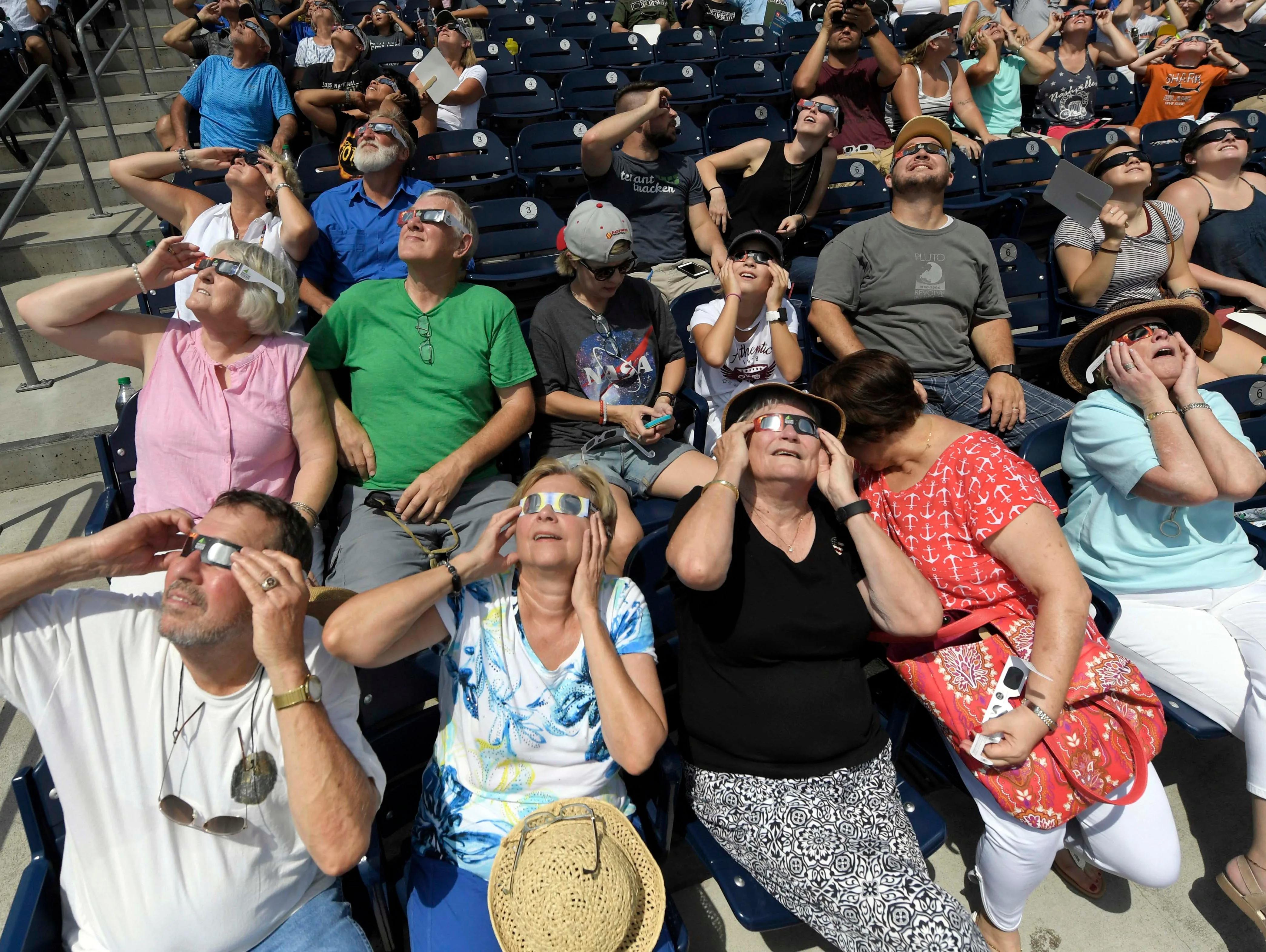 Solar eclipse 2017: Eclipse captivates nation, USA forgets ...
