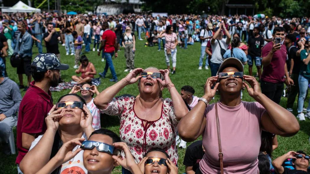 Highlights From the 2023 'Ring of Fire' Solar Eclipse - The New York Times