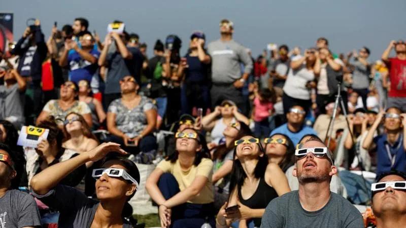 Eclissi solare totale dell'8 aprile: a che ora, dove e quando si ...