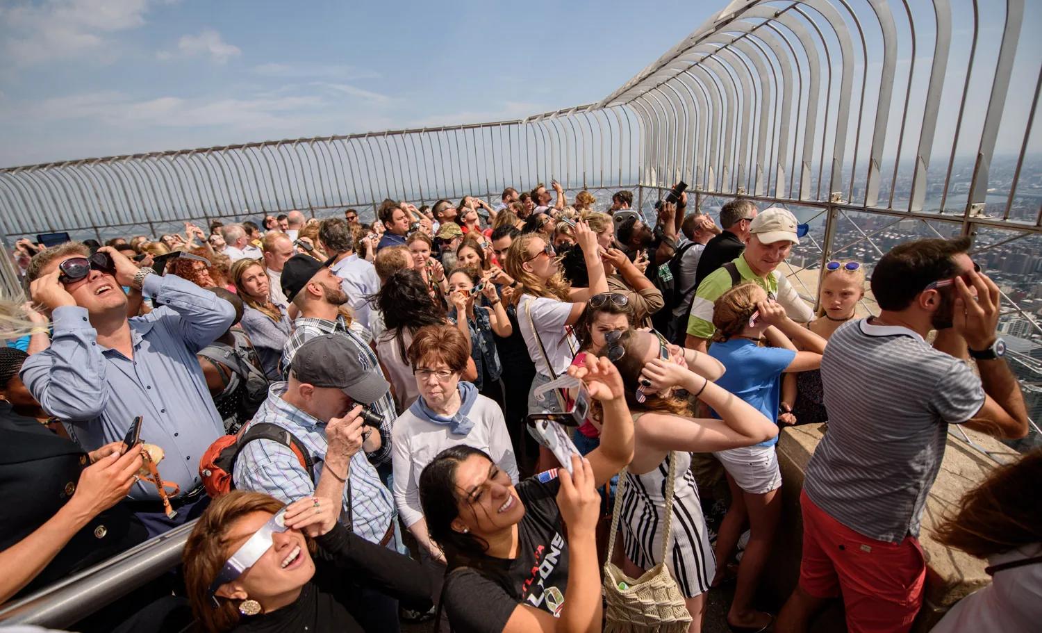 Photos: Solar eclipse viewing from the Empire State Building in New York  City - ABC7 New York