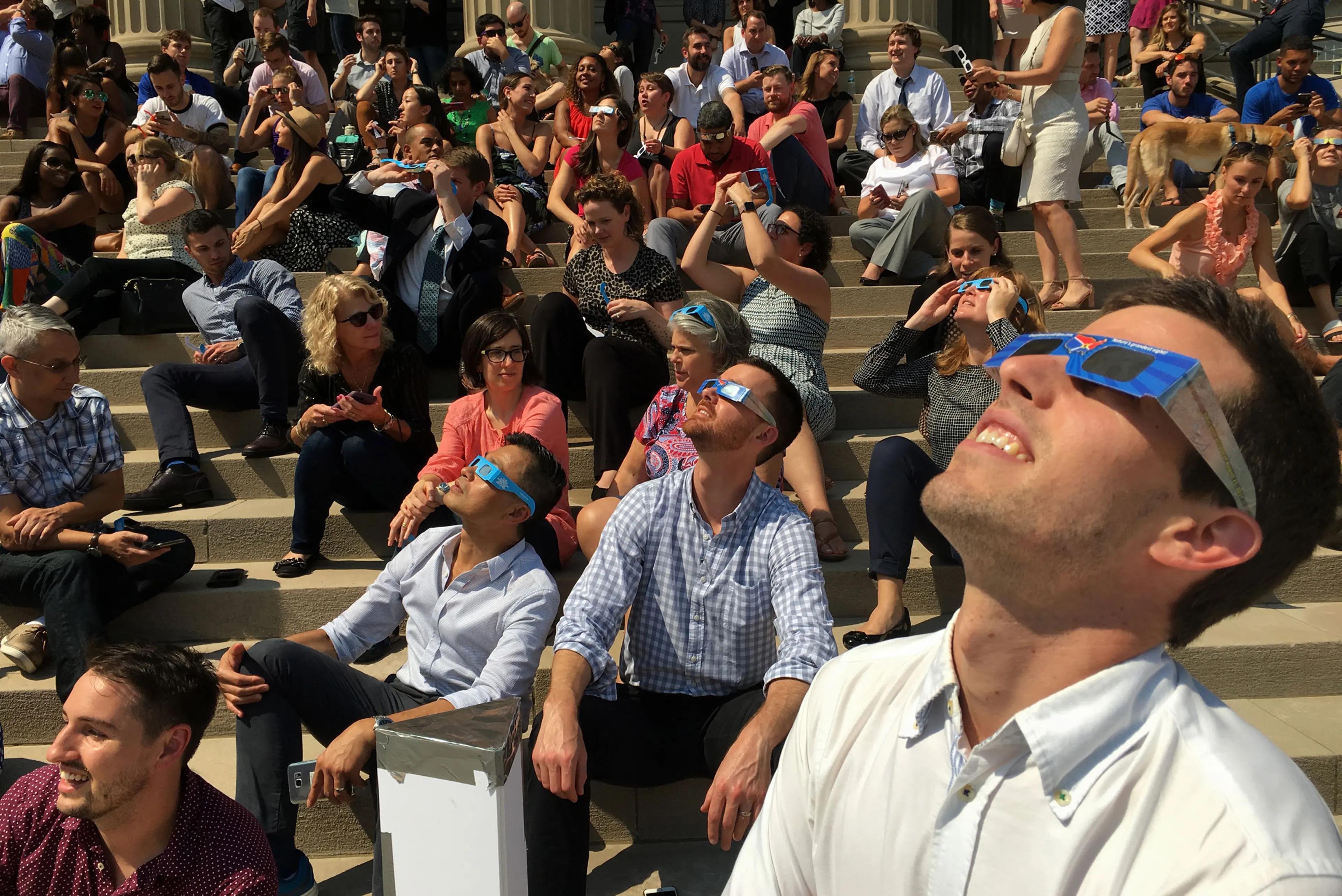How to Photograph Solar Eclipse With a Smartphone
