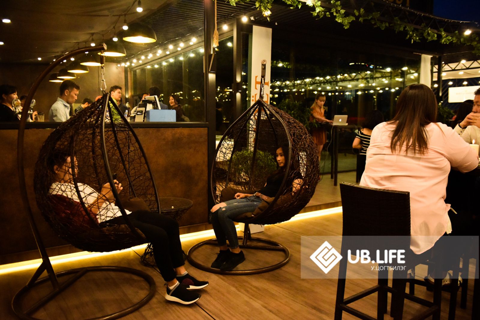 Pergola Bar, image 8 of 10