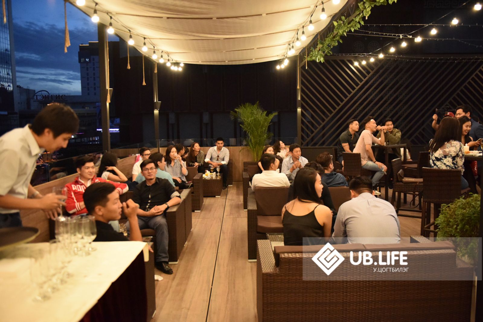 Pergola Bar, image 5 of 10