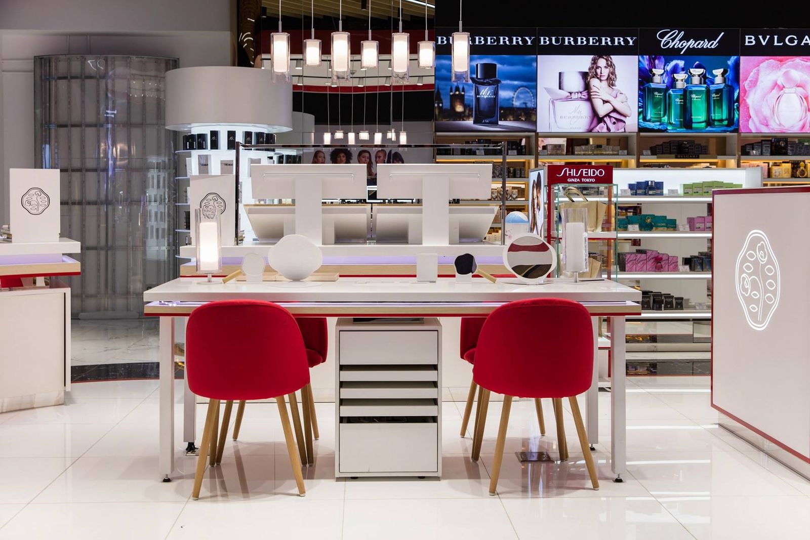 Shiseido, image 4 of 4