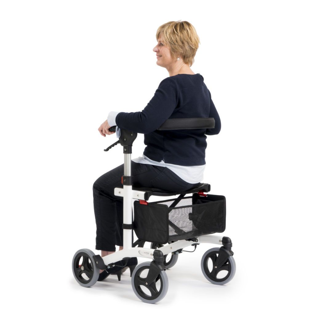 MultiMotion Rollator Trollimaster RA60 sitzen