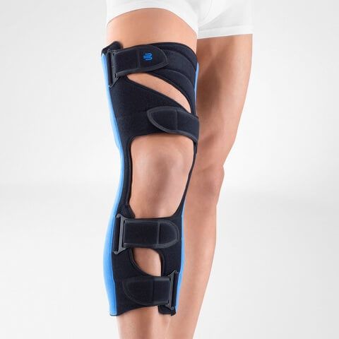 Bauerfeind Genuloc Knee Splint worn by model on the right leg