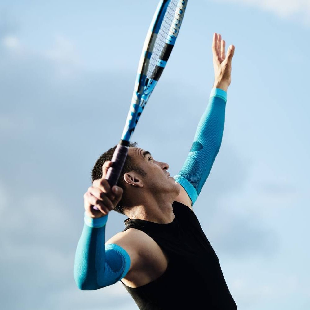 Bauerfeind Sports Compression Arm Sleeve beim Tennis getragen