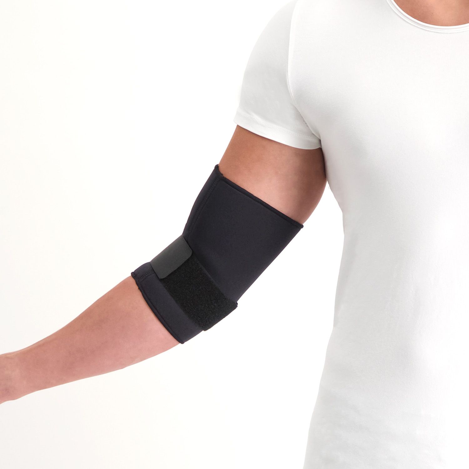 Dunimed Elbow Support worn by model