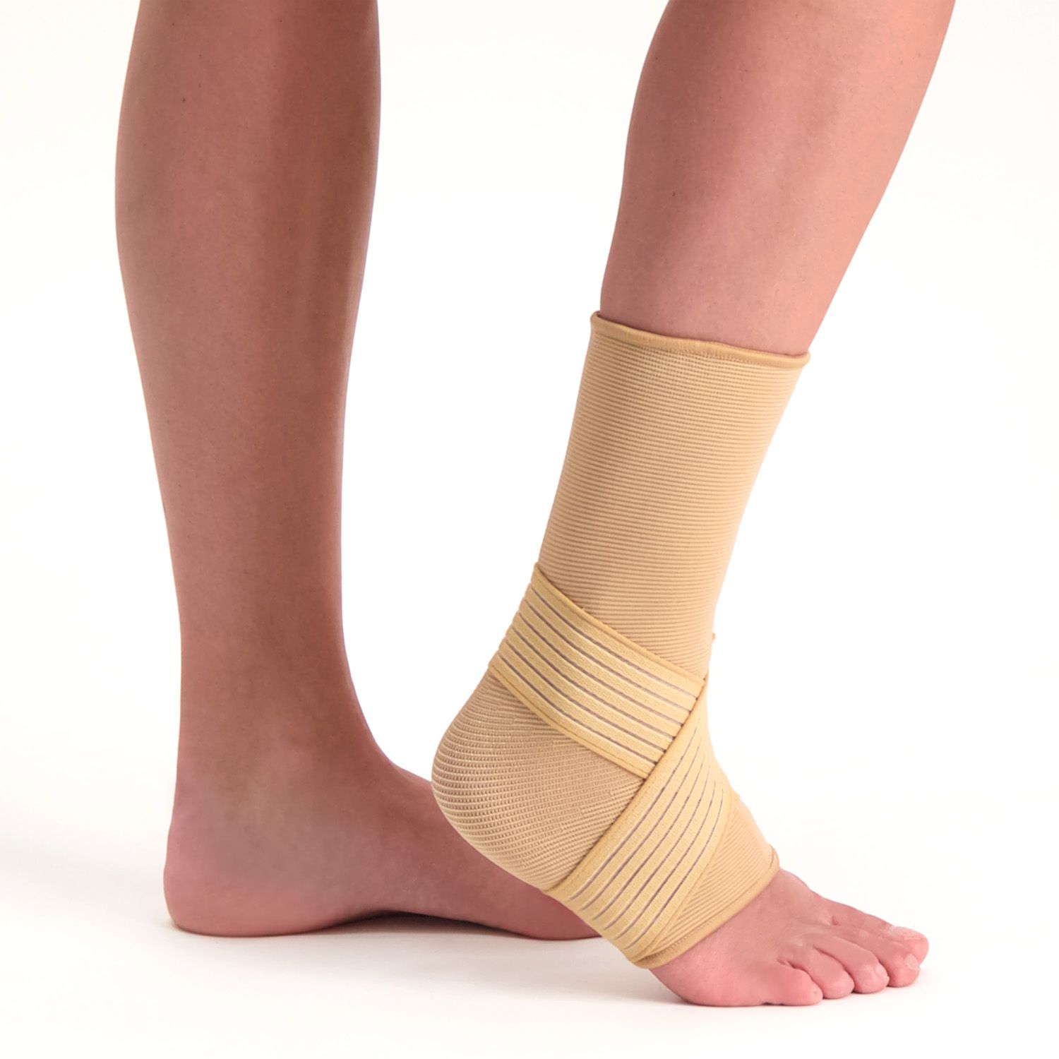 Dunimed Premium Ankle Support Beige worn by model around the right ankle