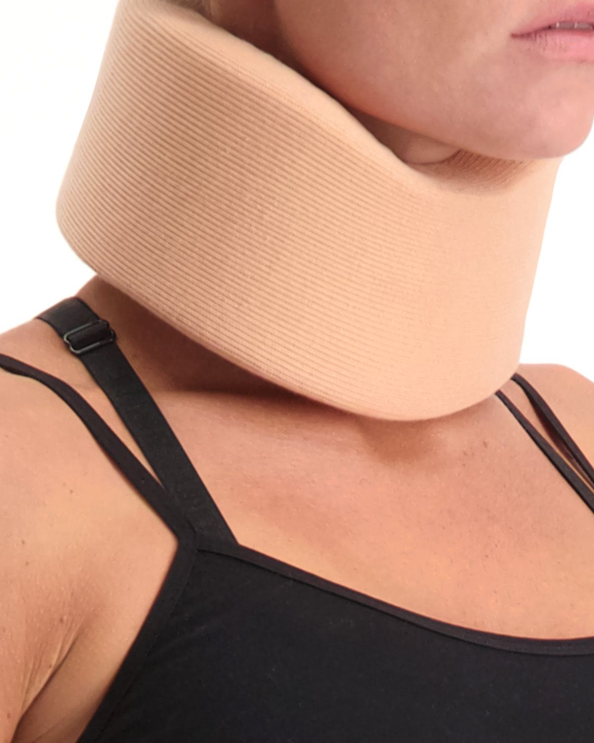 SO Cervical Collor - Neck brace worn by woman