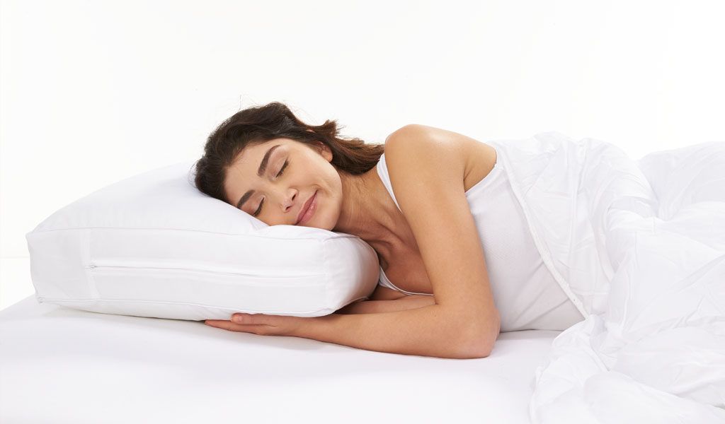 dunimed orthopaedic pillow with neck support used by model
