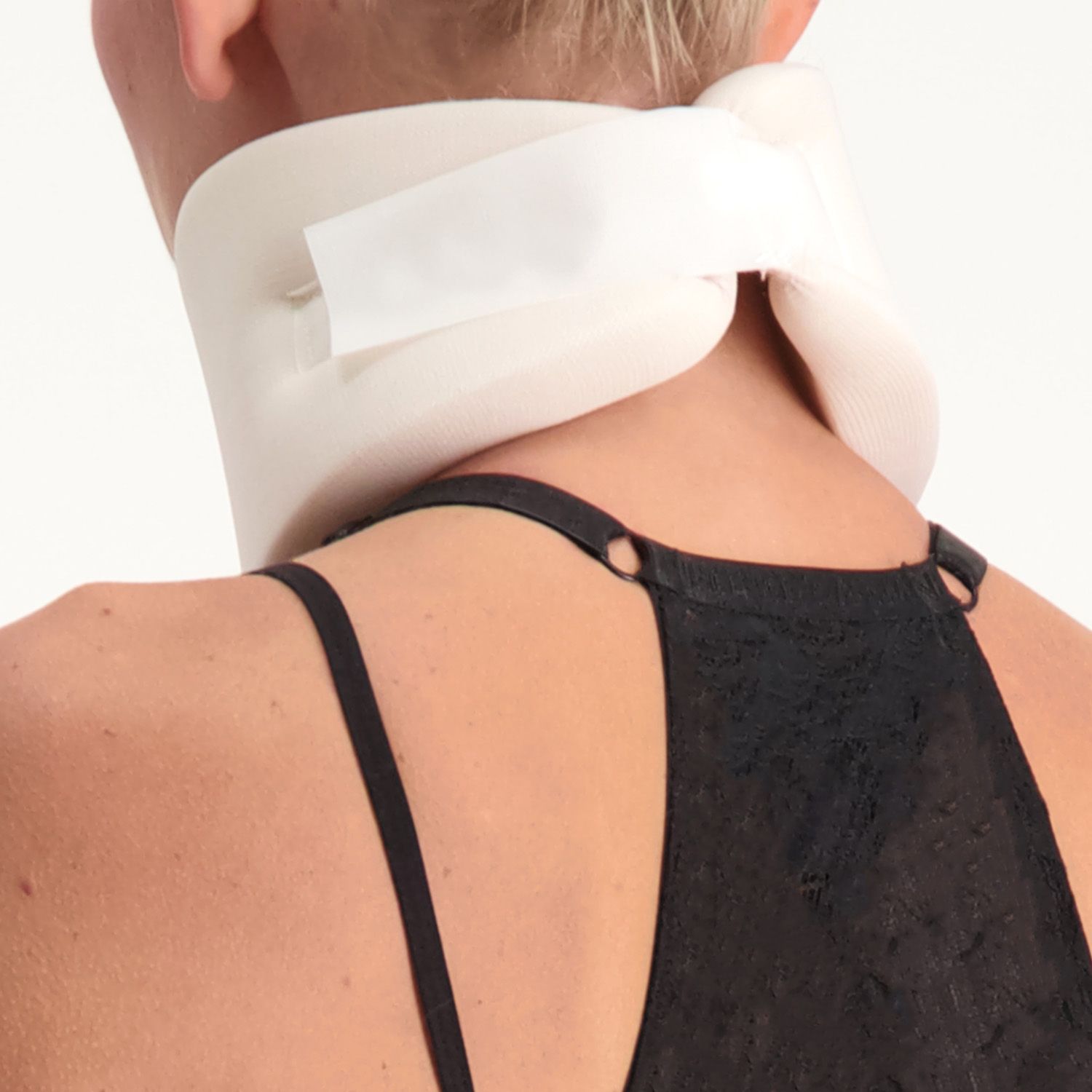 Back view of the Dunimed neck brace worn by women