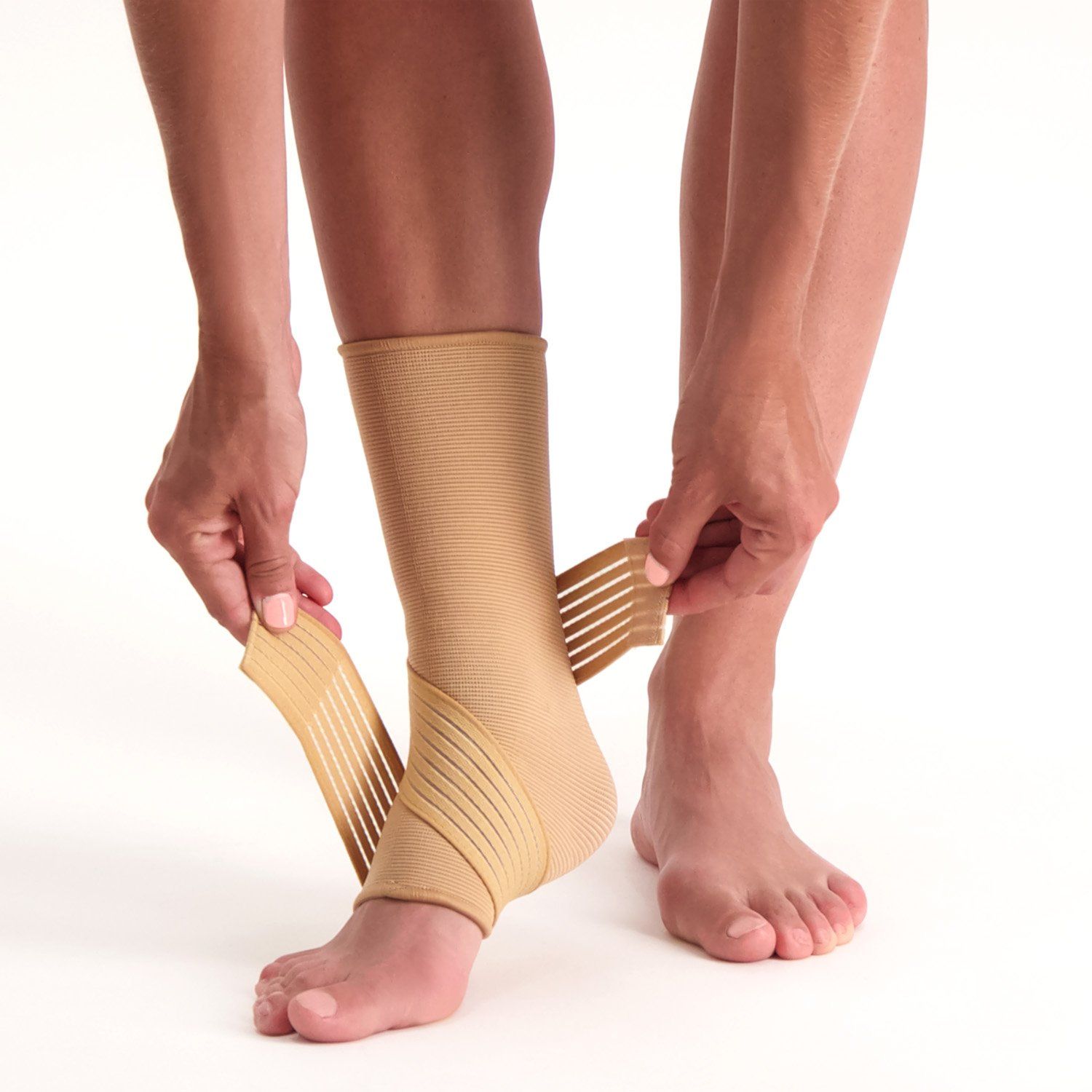 Model showing how to adjust the straps of the Dunimed Premium Ankle Support Beige