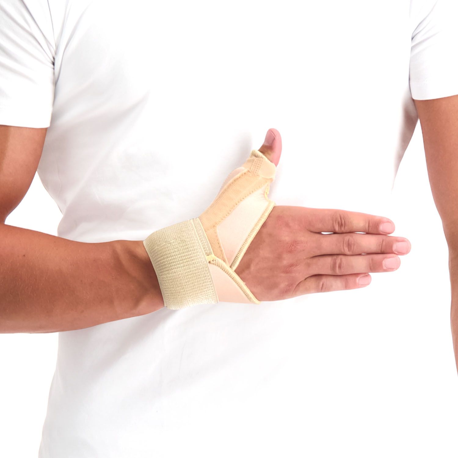 Dunimed Daumenbandage / Handgelenkbandage beige getragen von Model