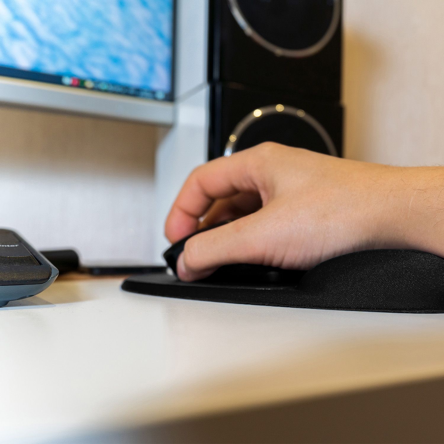 ergonomic mouse pad and wrist rest