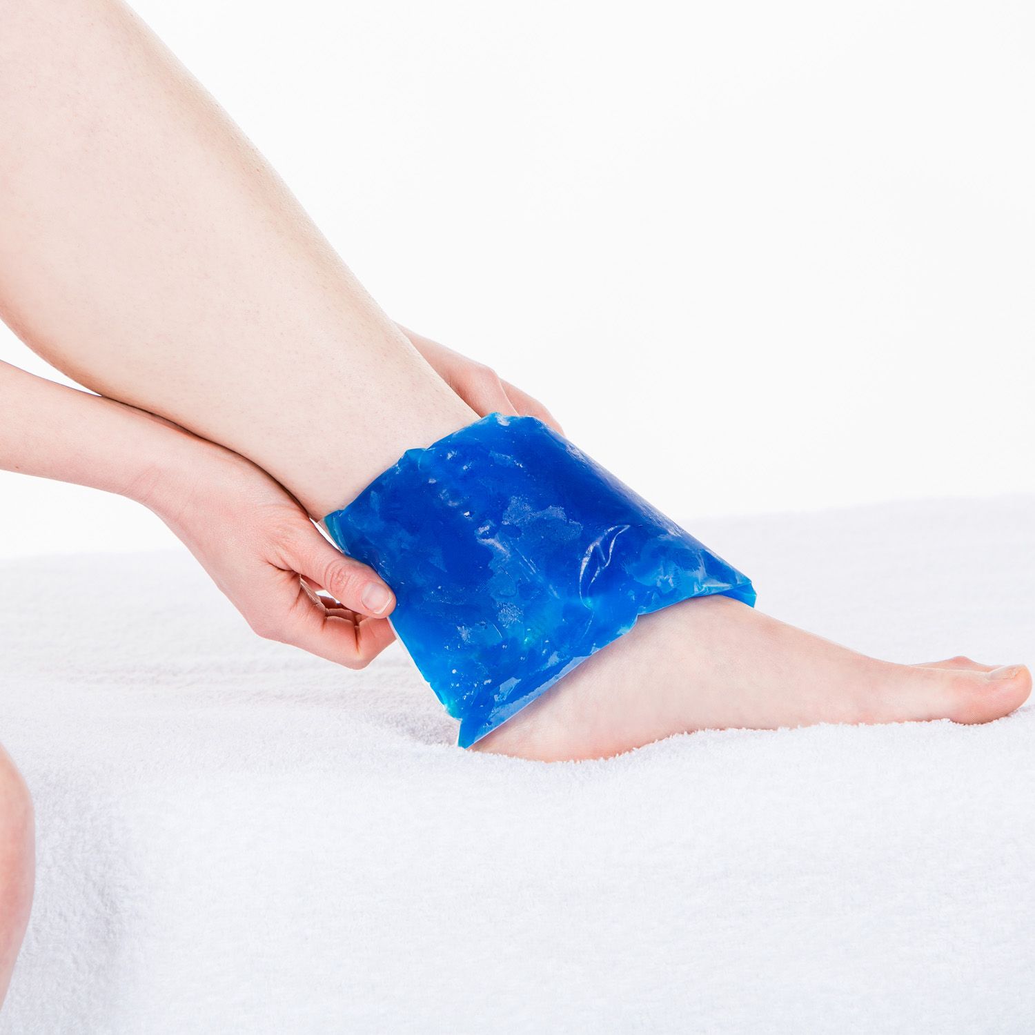 novamed ice pack hot and cold pack duo pack cold therapy on leg