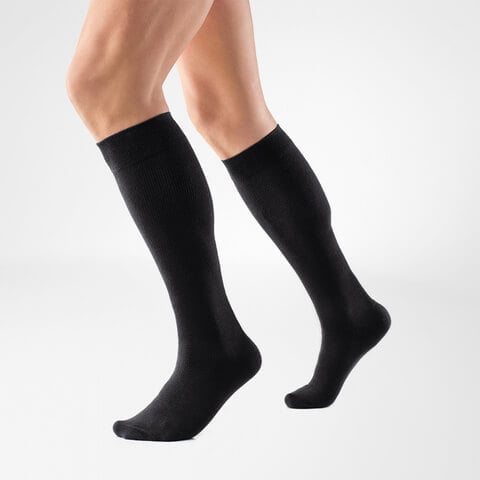 Bauerfeind VenoTrain Flight Stockings in the colour black