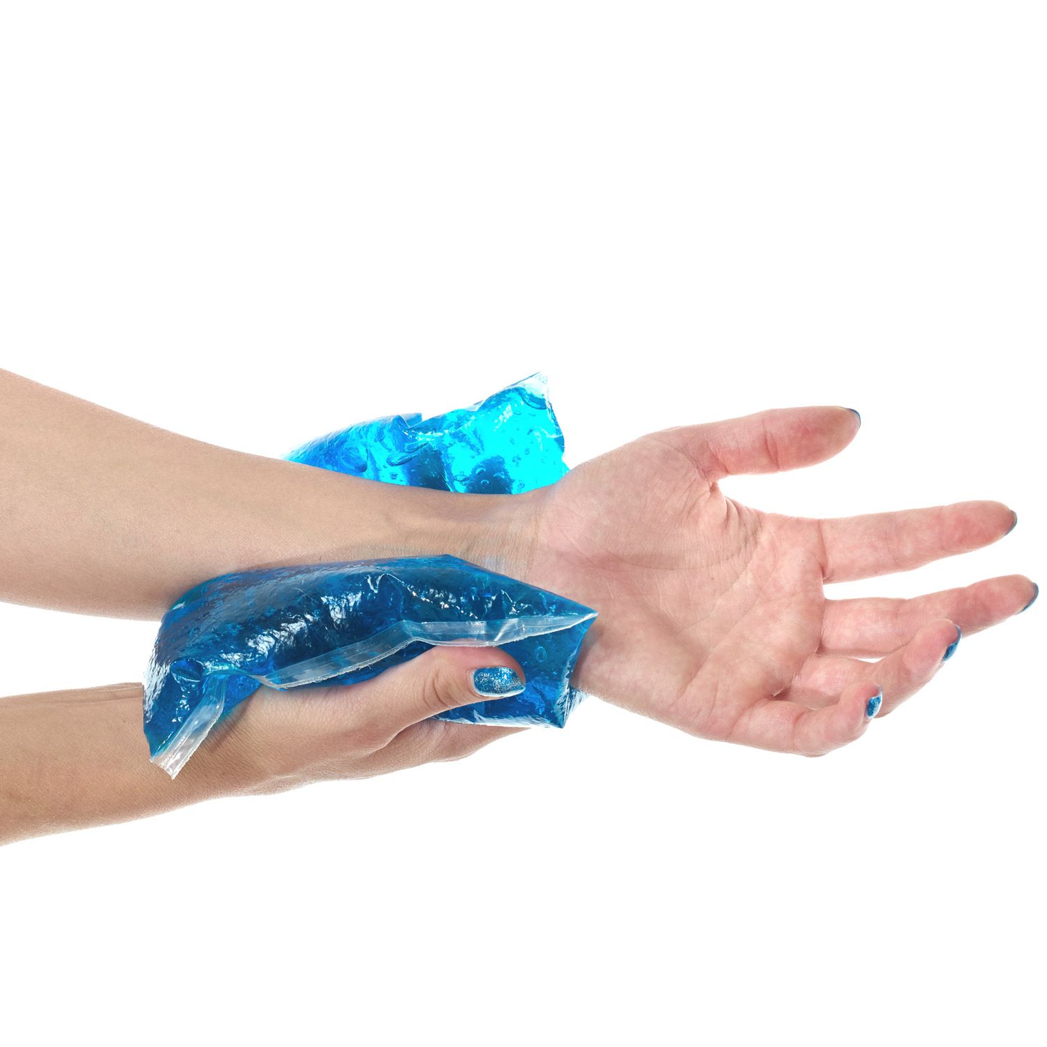 Model using the Novamed Ice pack / Hot & Cold pack - Duopack on hand