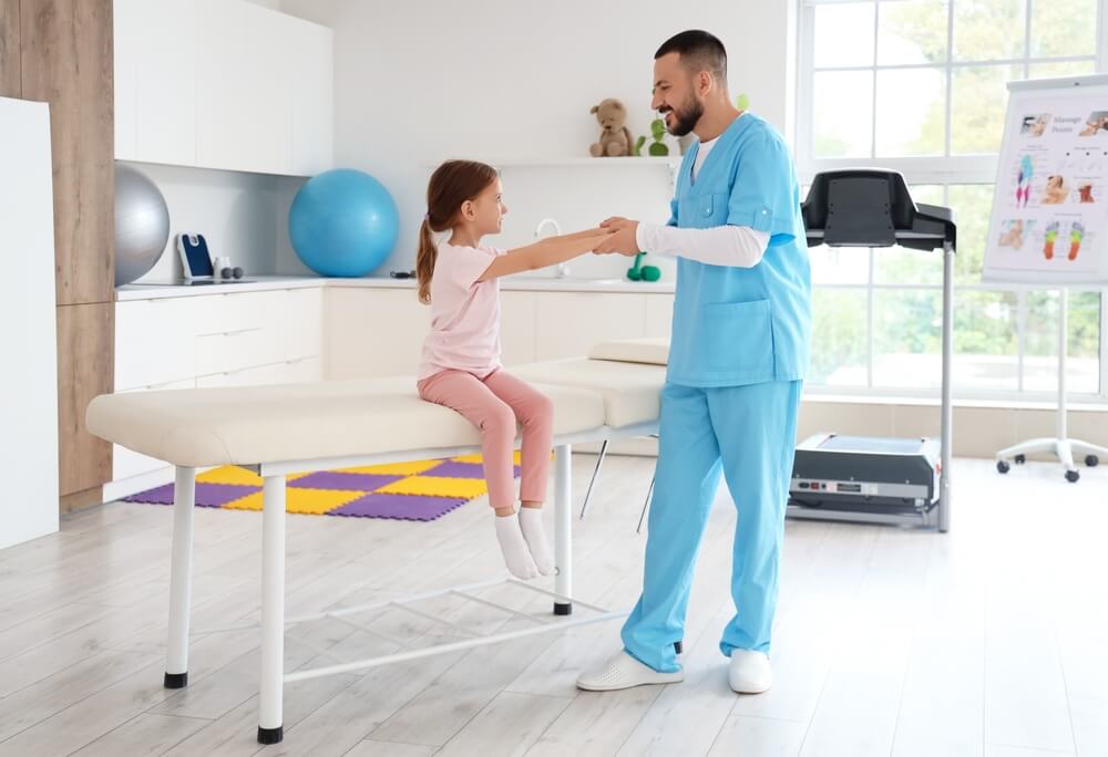 Tipps für Eltern, die eine Ellenbogenbandage bei Kindern verwenden