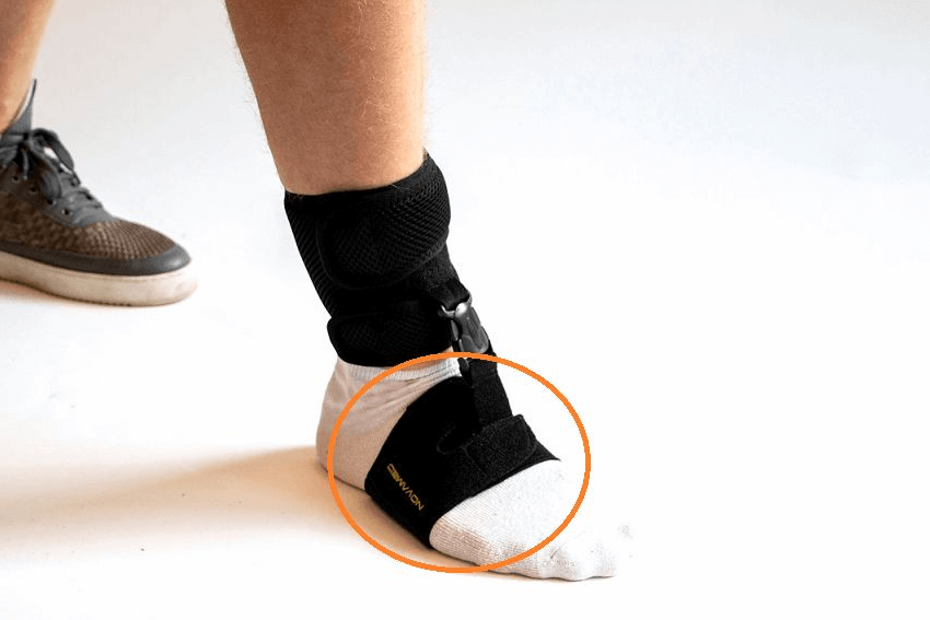 Novamed Fallfuß Orthese Zubehör – Ohne Schuhe rechte Seitenansicht