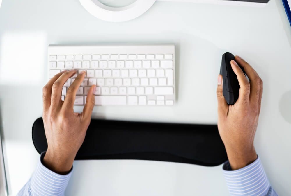 Ergonomic wrist support