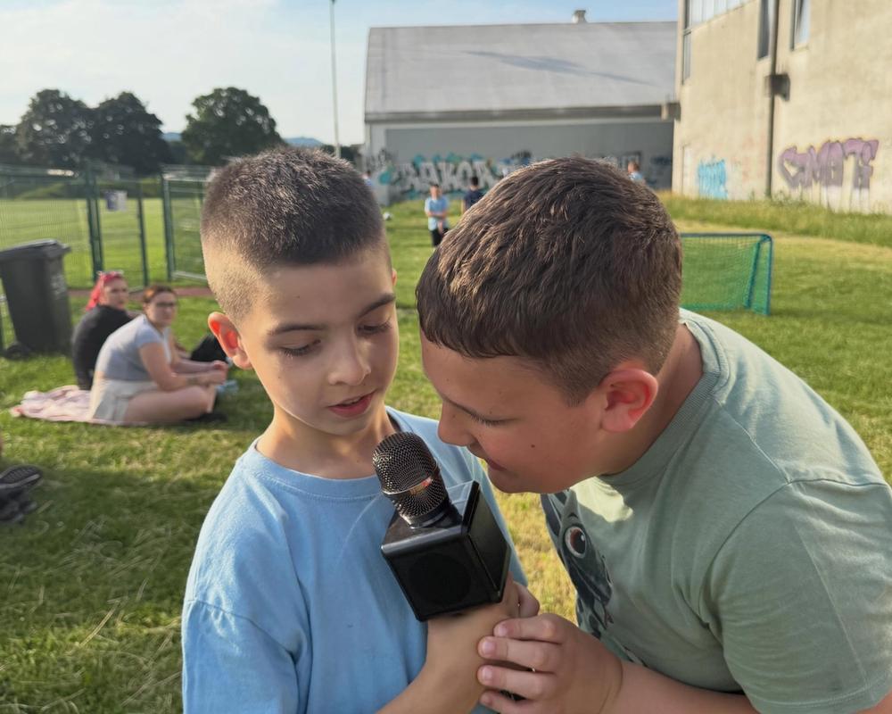 Ob zaključku šolskega leta je prav, da se podružimo tudi brez kimon in izven bla 6